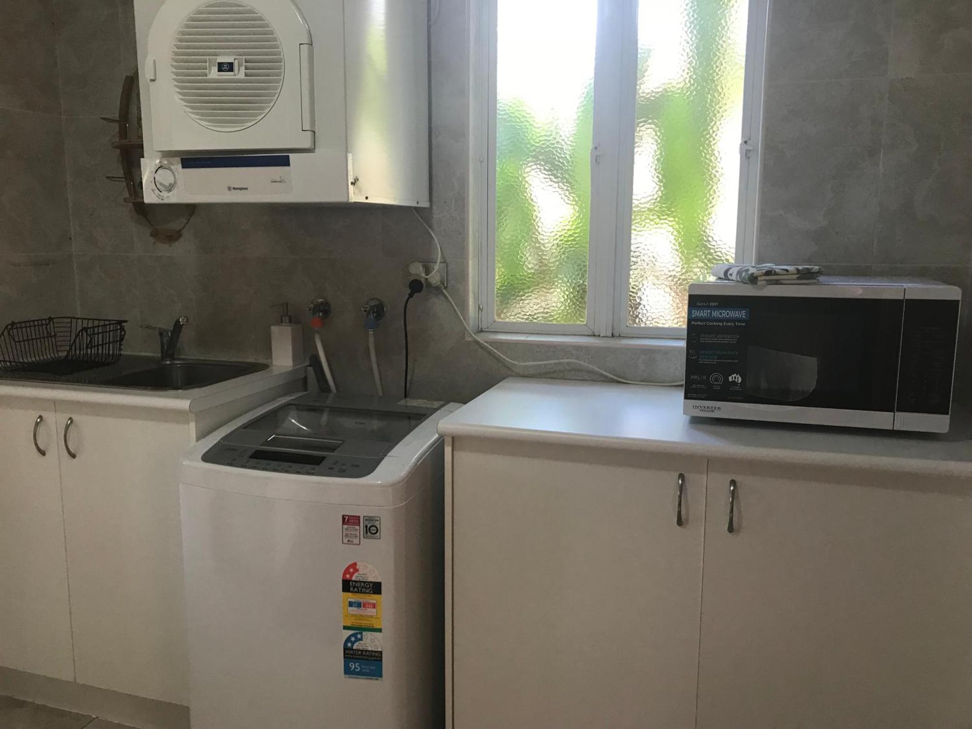 Taj On Byrnes - Private Luxury Apartment Mareeba Extérieur photo