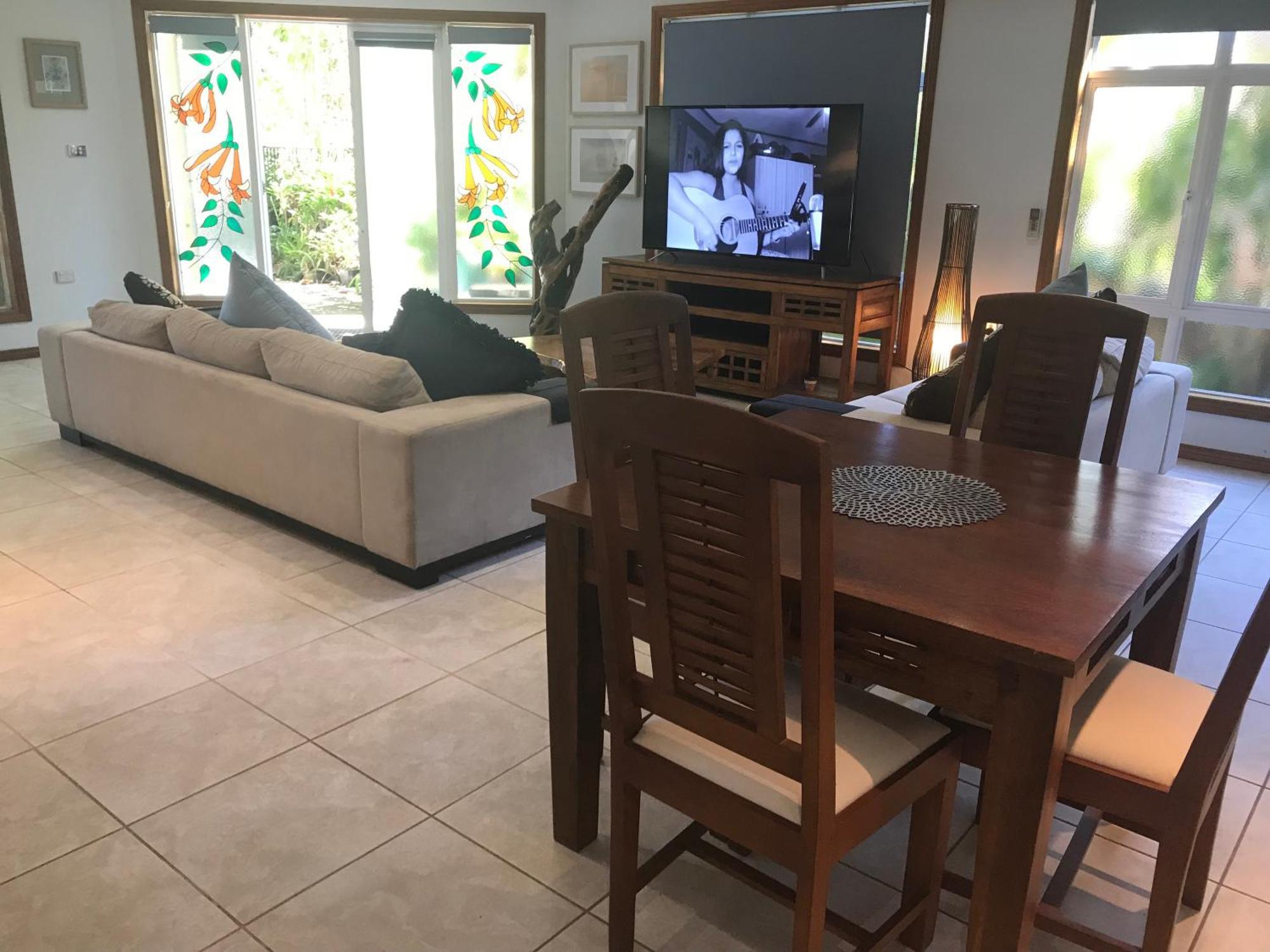 Taj On Byrnes - Private Luxury Apartment Mareeba Extérieur photo