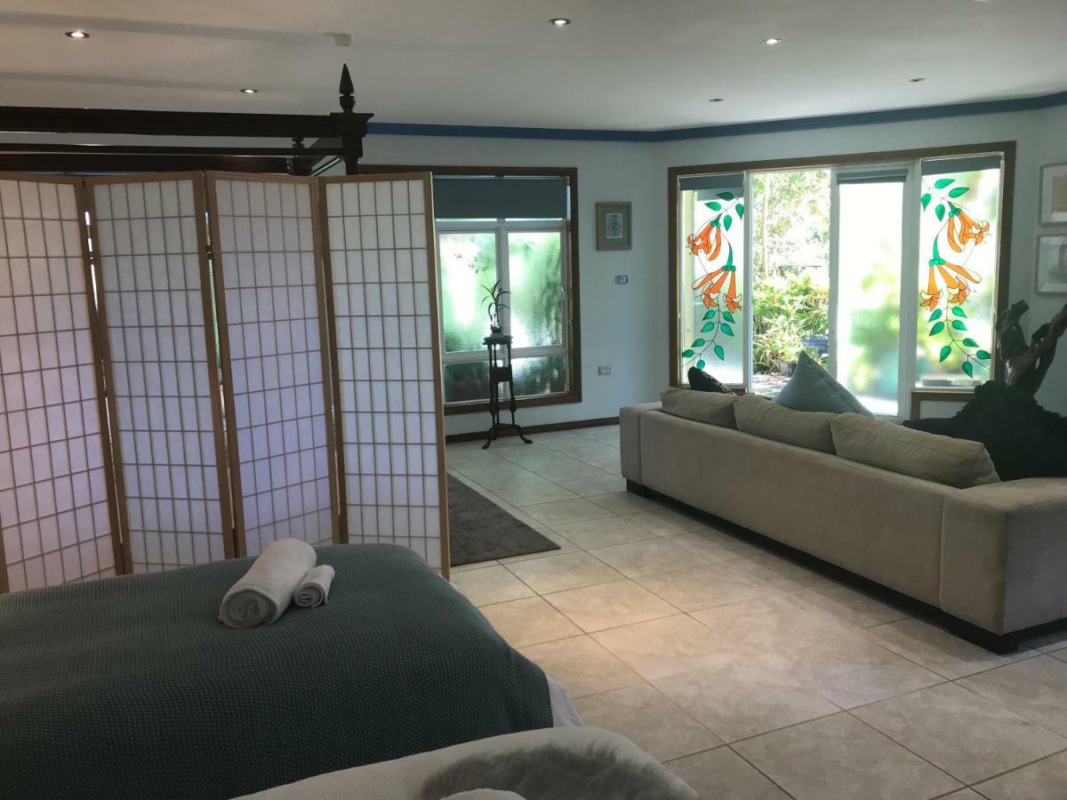 Taj On Byrnes - Private Luxury Apartment Mareeba Extérieur photo